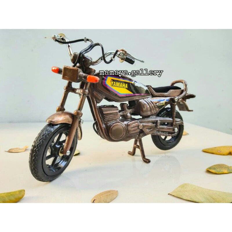 Miniatur Yamaha RX King besi