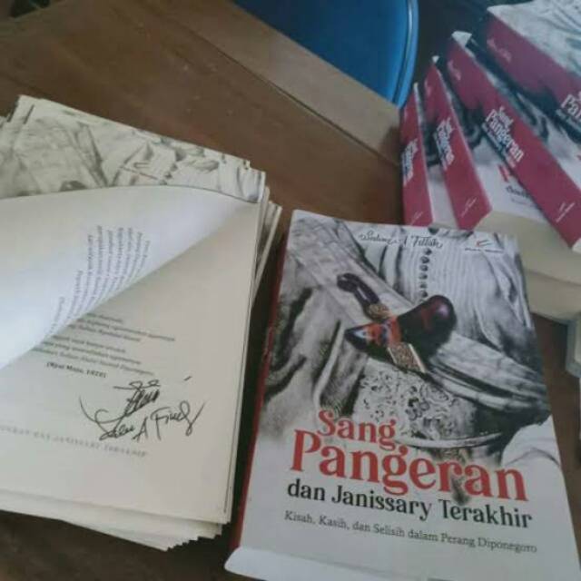 Novel Bertanda Tangan Sang Pangeran Dan Janissary Terakhir Salim A Fillah Proumedia Shopee Indonesia