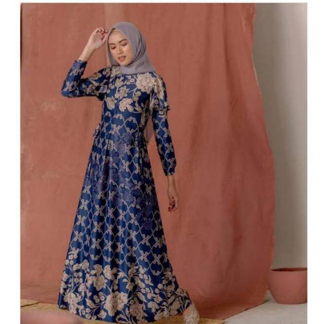 Rinjani dress in mountain by wearing klamby