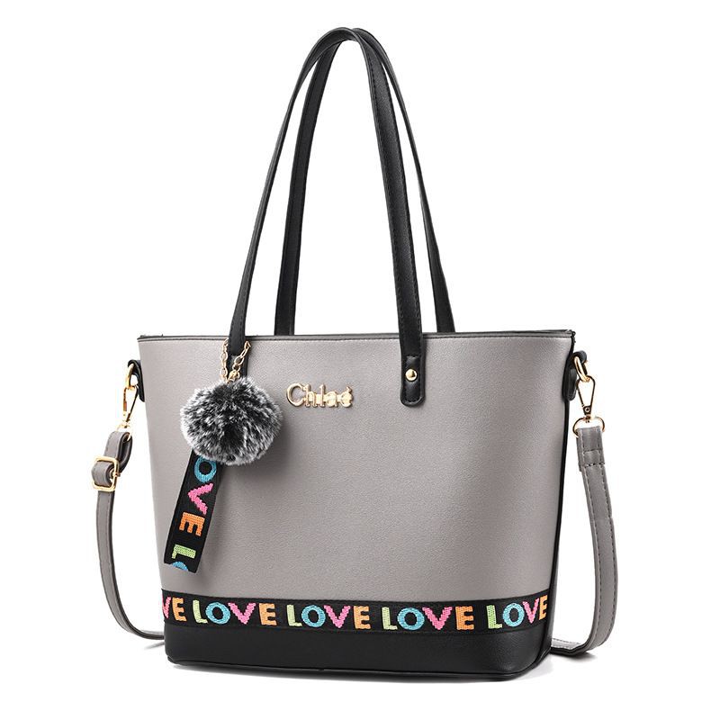 WOMAN FASHION BAG #ELV87017 MODEL SIMPLE DAN ELEGAN ADA POMPOM DAN TALI PANJANG BARANG IMPORT