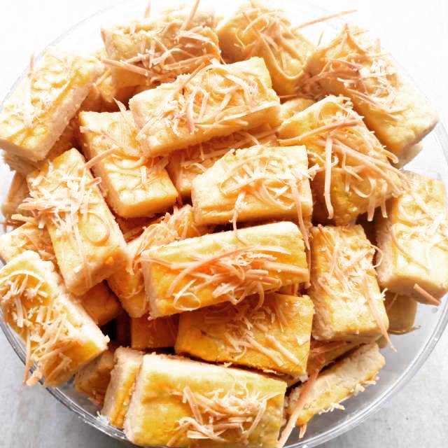 

Kastengel toples besar (500gr)