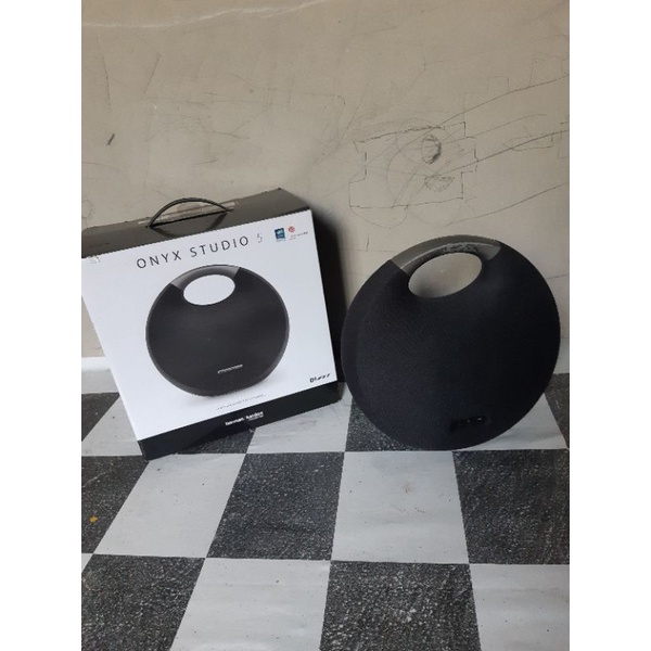 harman/kardon onyx 5