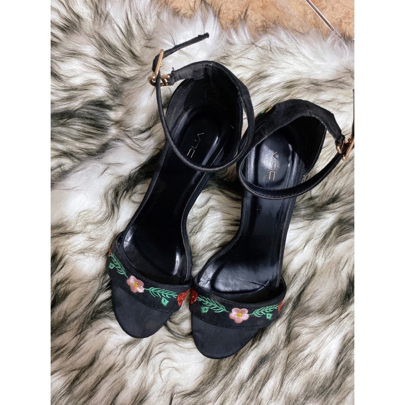Preloved VNC heels
