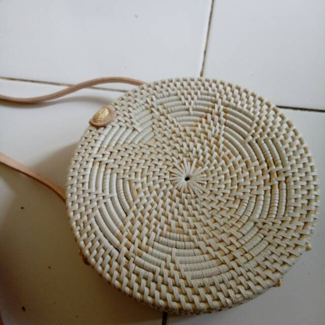 Tas rotan ate bali putih 20cm