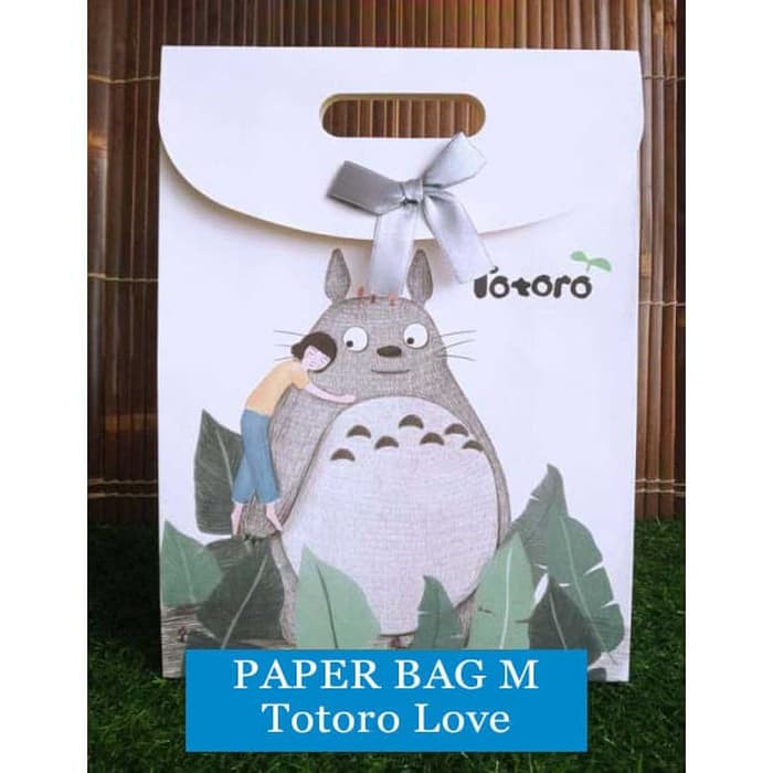 

Paper Bag Motif / Tas Kertas Kado / Kantong Hadiah - Ukuran M TOTORO