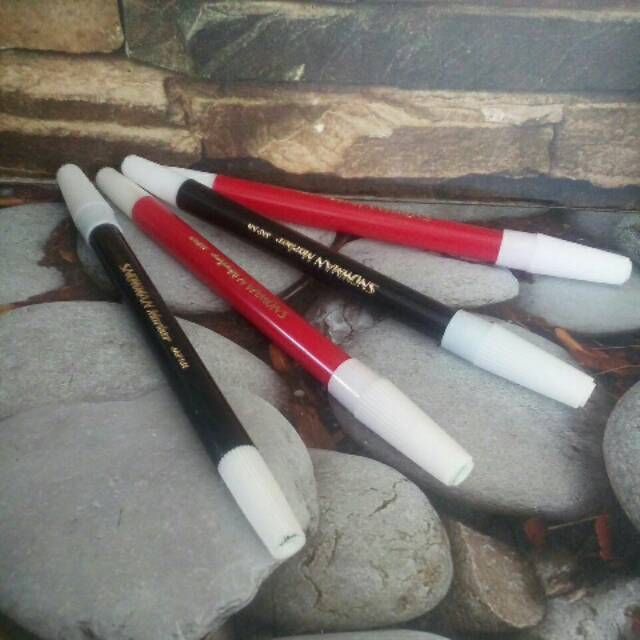 

Spidol kecil merah dan hitam