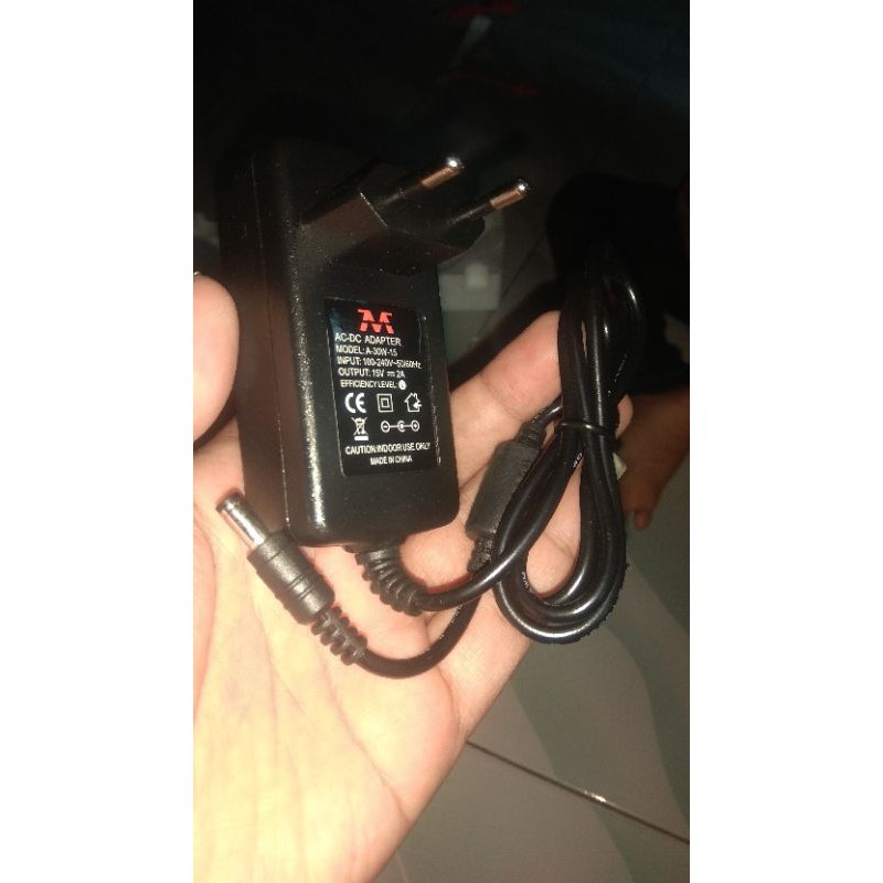 adaptor 15 volt 2 ampere