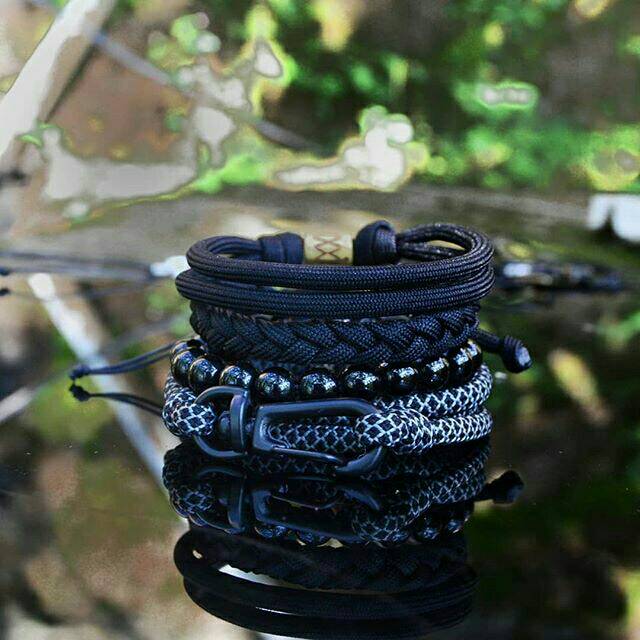 Gelang Kewkew Hook Black Coral  HK2