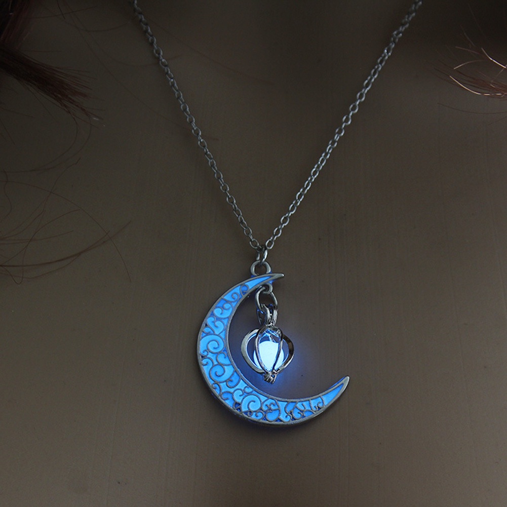 Kalung Rantai Liontin Bulan Sabit Hollow Luminous Untuk Wanita