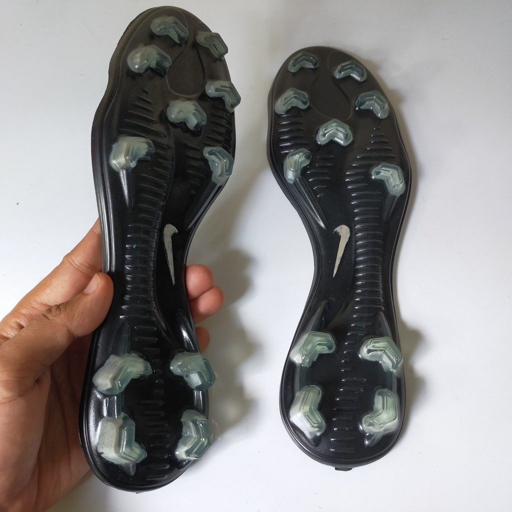 SOL SEPATU BOLA NIKE/Outsole sepatu bola Nike-Hitam pul putih