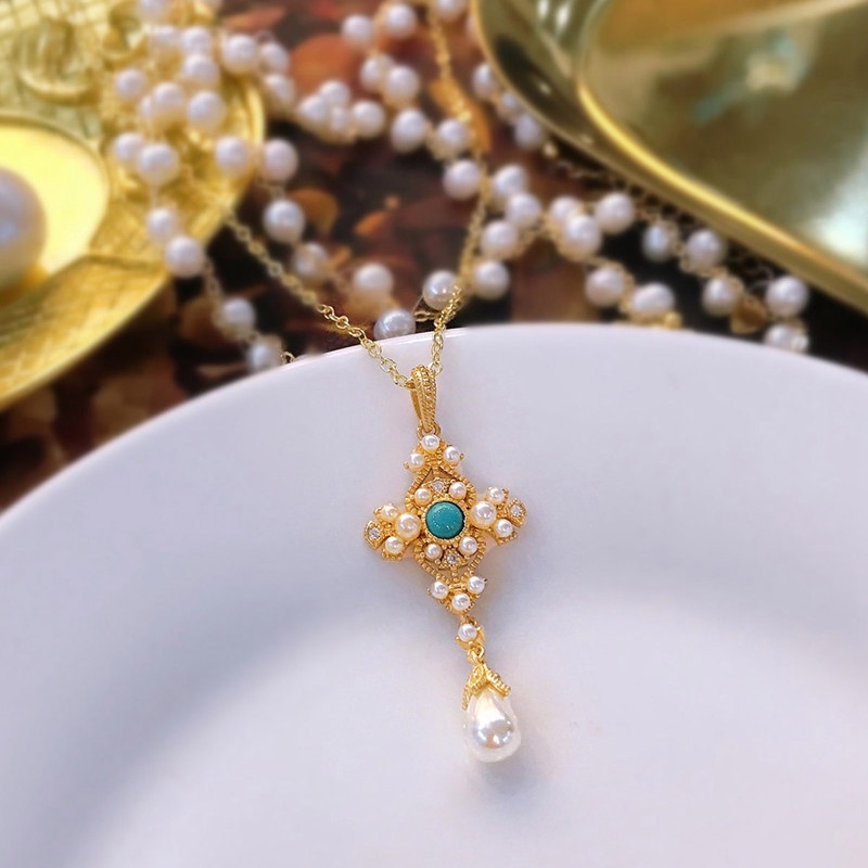 Kalung Liontin Salib Aksen Mutiara Putih Bahan Zircon Untuk Wanita