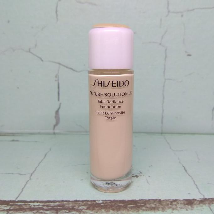 SHISEIDO Future Solution LX Total Radiance Foundation miniature