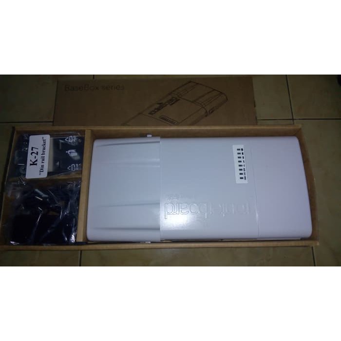 RB912UAG-2HnD-Out ( Basebox2 )