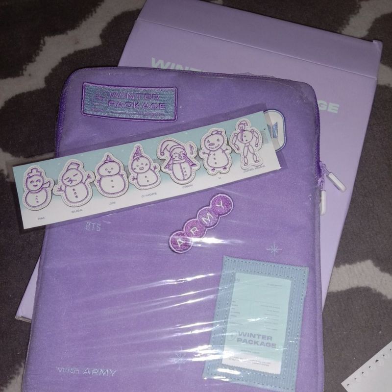 Pouch + Wappen BTS Winter Package 2021