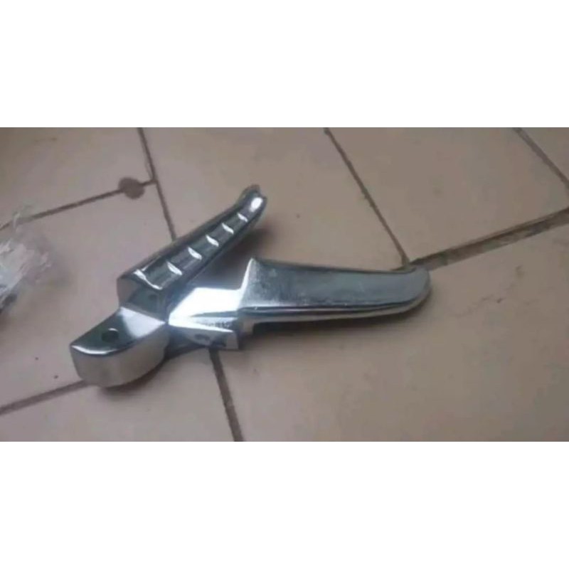 Footstep Bustep Injakan Kaki Belakang Mio J Mio Soul GT Mio GT Mio M3 Chrome Sepasang kiri kanan