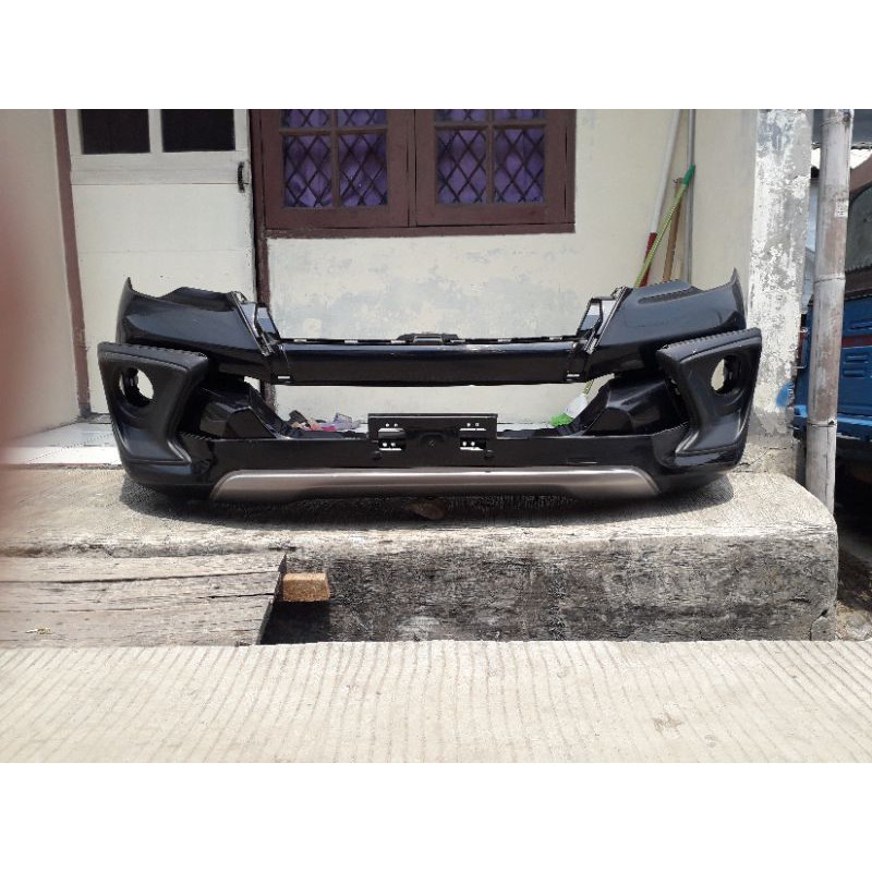 bumper depan fortuner vrz plus bodykit.