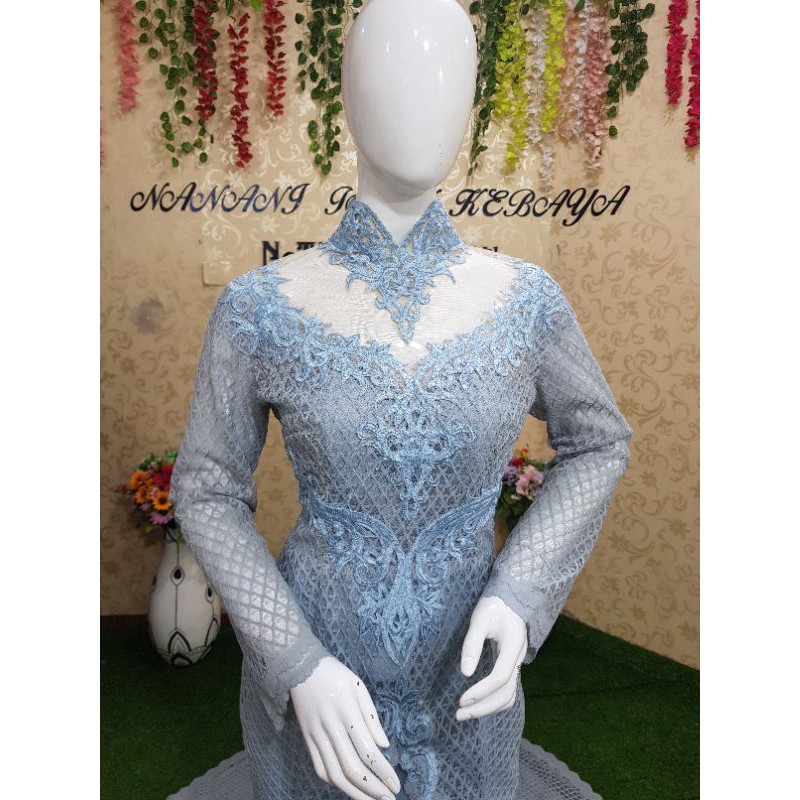 kebaya biru wardah