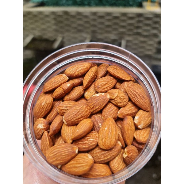 

Kacang Almod panggang