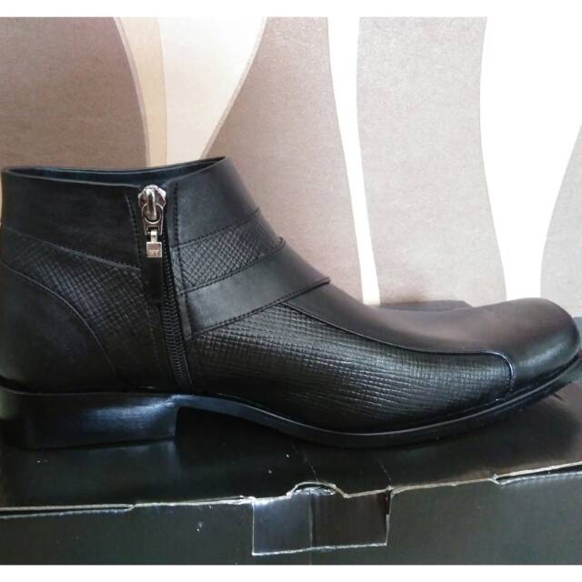 Sepatu Merk Bally
