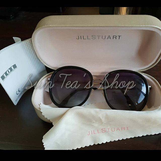 Jill Stuart Women Big Black Sunglasses.