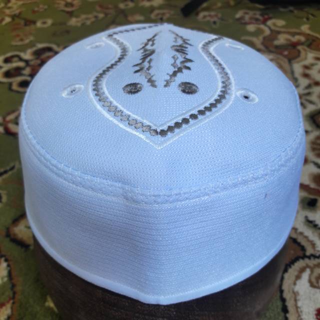 KOPIAH/PECI/SONGKOK ASLI MALAYSIA (Terompah)