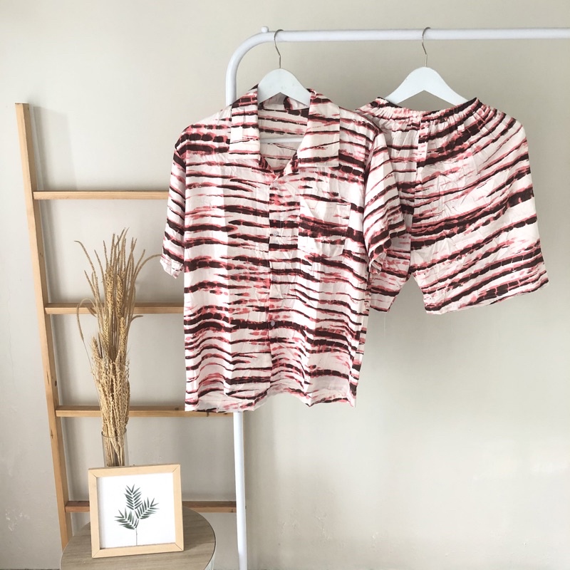 hirafa - One Set Setelan Atas Bawah Full Kancing / Baju Santai Tie Dye / Baju Wanita Pria-Stripe - Pink