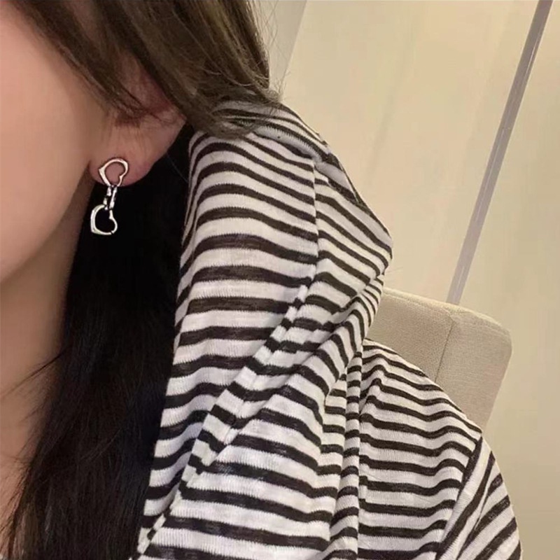 Anting Kait Gantung Desain Hati Warna Silver Gaya Simple Untuk Wanita