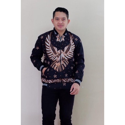 Jaket batik pria motif Garuda