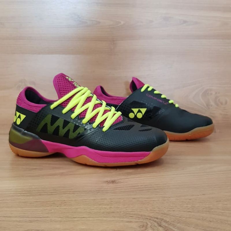 YONEX POWER CUSHION 65Z2 M