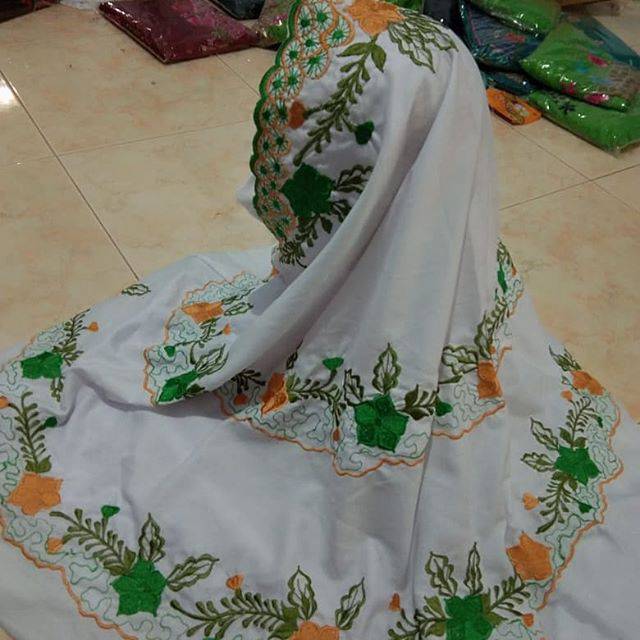 Mukena Terusan Polino Silk