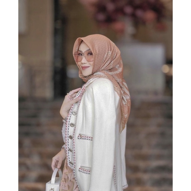 Buttonscarves Chain Series in Majesty (AS IS ITEM) - Benang Jarum