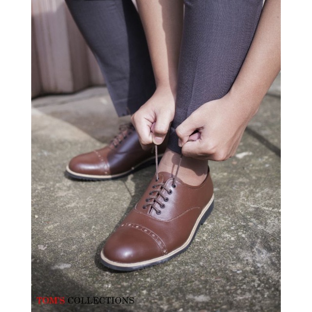 TOM'S - Sepatu Kulit Pria Handmade - SP Coklat