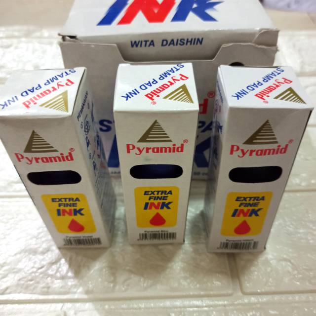 

Tinta stempel Pyramid / stamp pad ink Pyramid 50cc