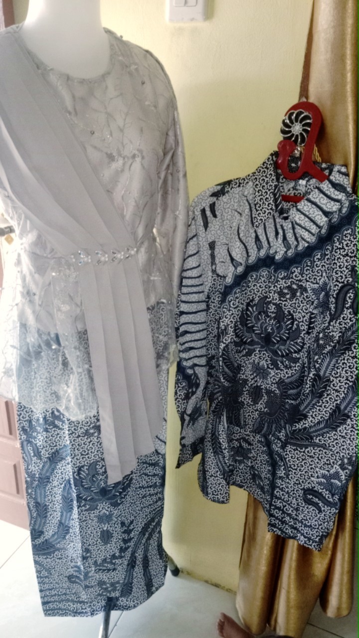 Bakhul Couple Batik Couple Kebaya Tunangan Wisuda