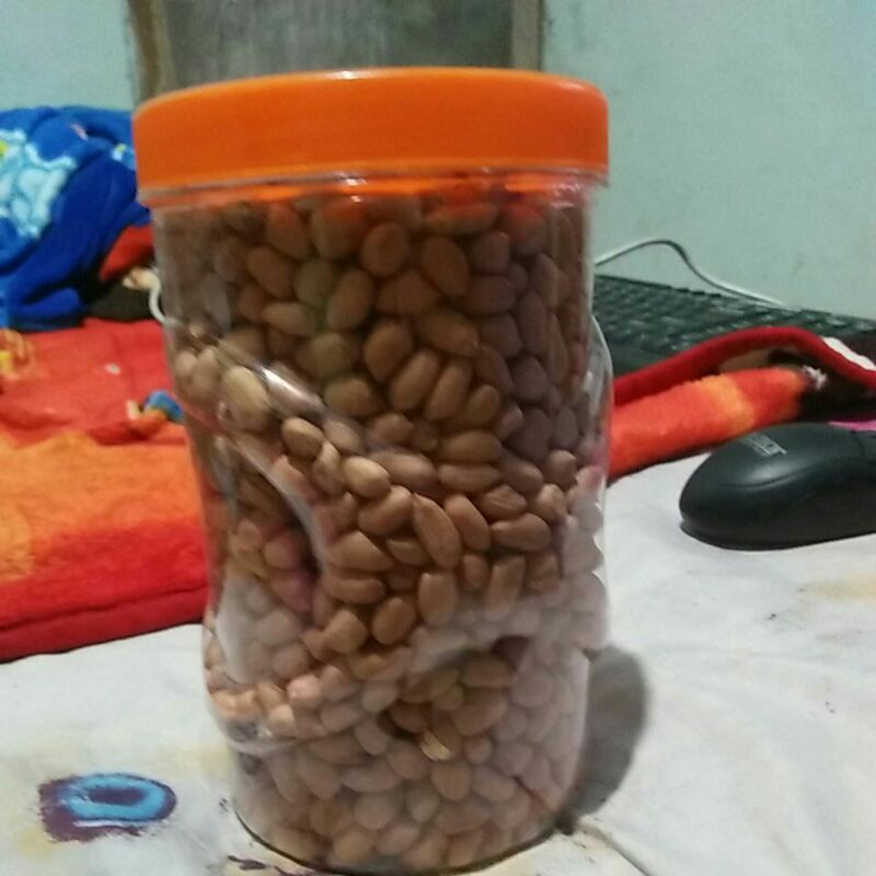 

kacang tanah matang 1/2. kg