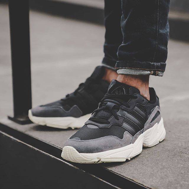 SEPATU SNEAKERS RUNNING ADIDAS YUNG-96 CORE BLACK (EE7245) ORIGINAL BNIB | Shopee Indonesia