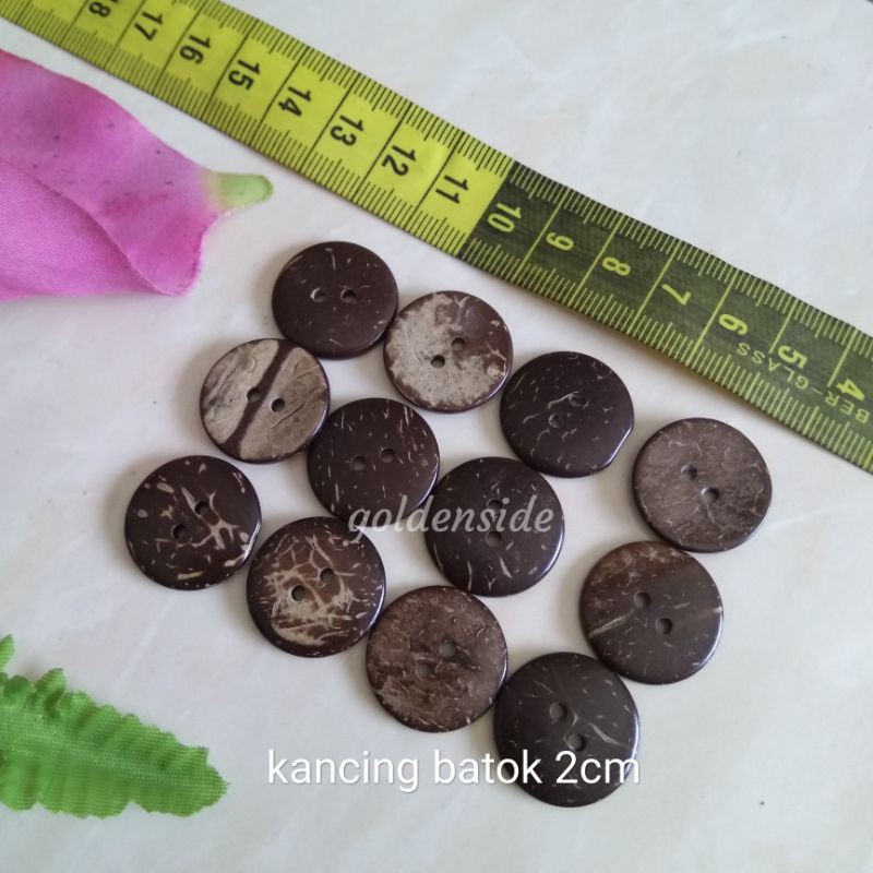 Kancing bathok Kancing batok kelapa aneka ukuran per bungkus (isi 12)