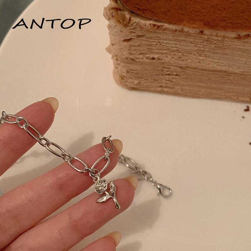 Gelang Tangan Rantai Adjustable Motif Bunga Mawar Warna Rose Gold Untuk Wanita