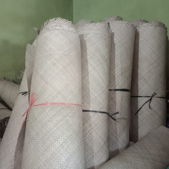 Tikar - Tikar / Tiker Pandan Untuk Santai/Anyaman Daun Pandan Aroma Terapi