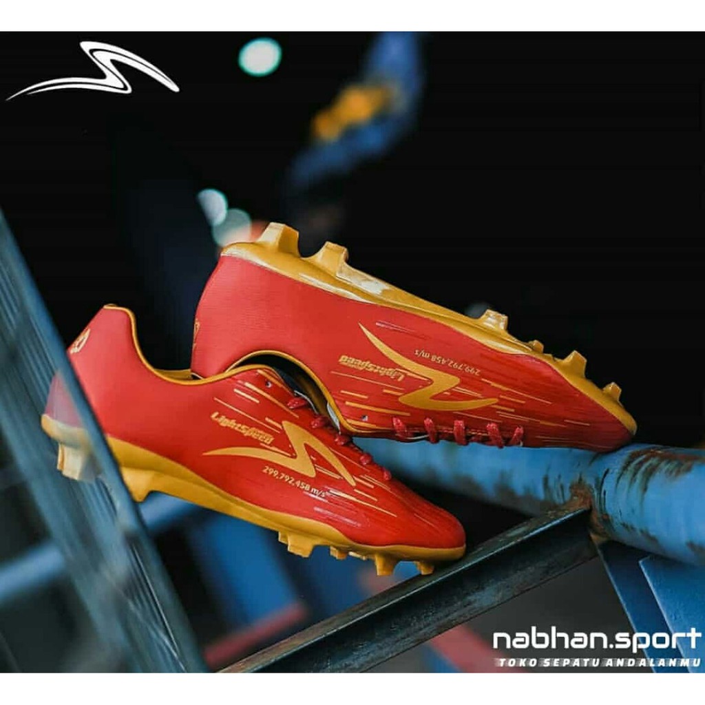 Sepatu bola specs accelerator lightspeed reborn fg maroon red