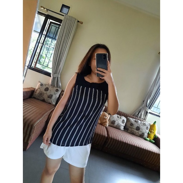 Baju Blouse Atasan Wanita Sleeveless Stripes Hitam Putih Black White Tank Top