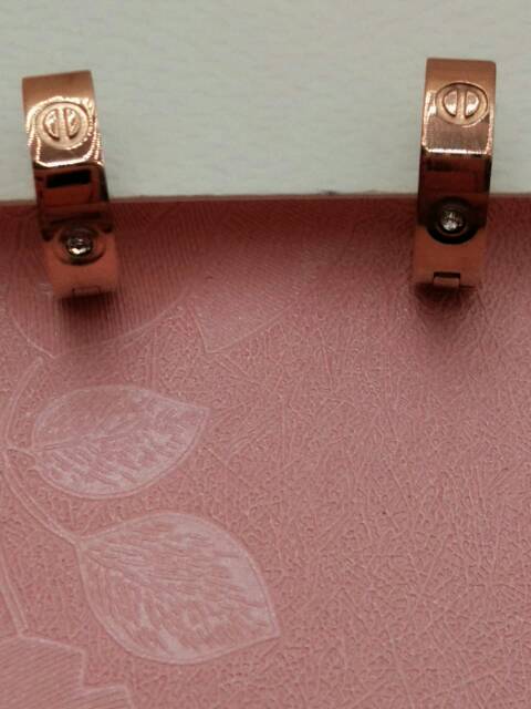 Anting titanium wanita / anting catie* titanium / anting titanium catie* warna rose gold