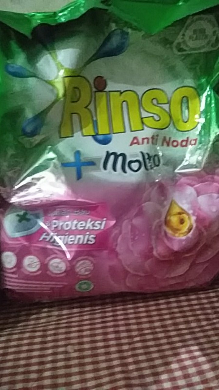 Rinso Anti Noda + Molto Rose Fresh 770g Deterjen Bubuk 770 Gr