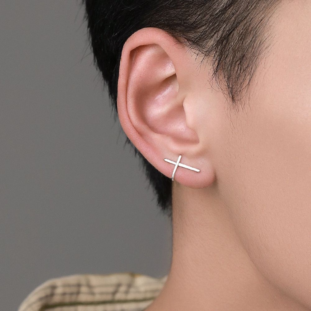 Anting Stud Desain Salib Geometris Rongga Bahan Logam Lapis Perak Gaya Punk Korea Untuk Pria