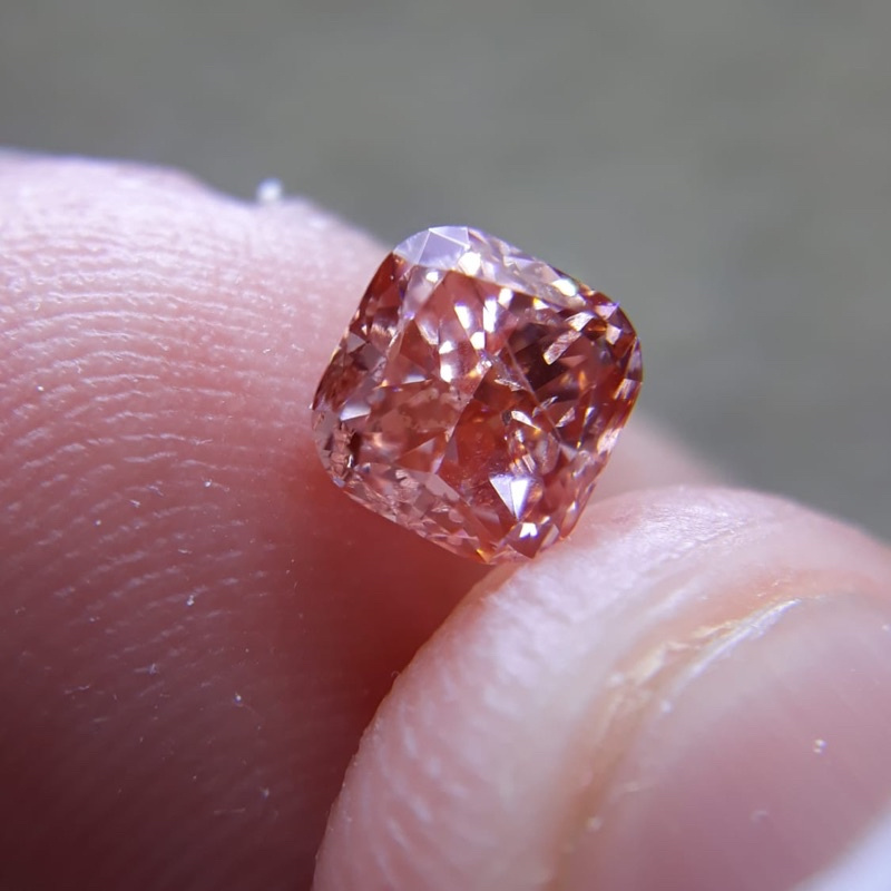 Berlian segi empat mewah