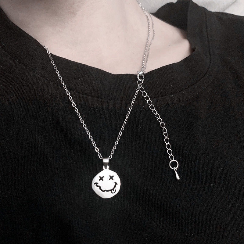 Kalung Rantai Liontin Smiley Face Bahan Metal Warna Silver Untuk Hadiah Teman