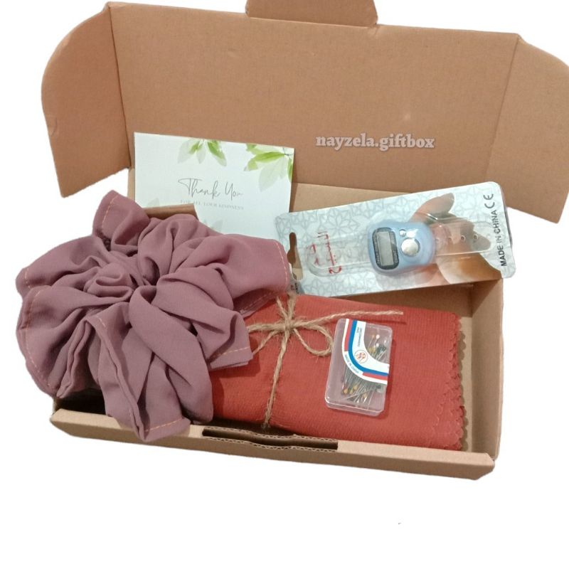 

SOUVERNIR HIJAB BOX BELLA SQUARE LASER CUT HAMPERS HIJAB MURAH