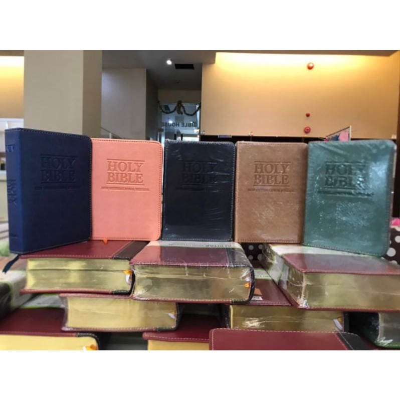 TB 065 TI NKJV Abba Free NIV Holy Bible Rp 190.000