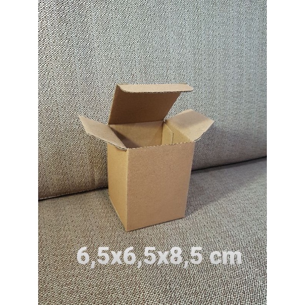

Kardus Box uk. 6,5x6,5x8,5 cm Kotak Karton Die Cut
