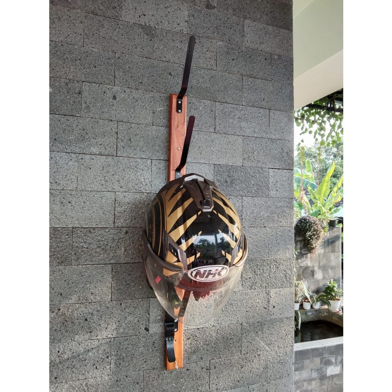 GBL3 / GANTUNGAN HELM SUSUN PLAT BESI DAN KAYU